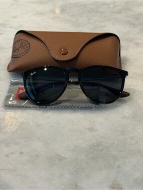 Ray-Ban Erika Sunglasses in Tortoise - non polarized